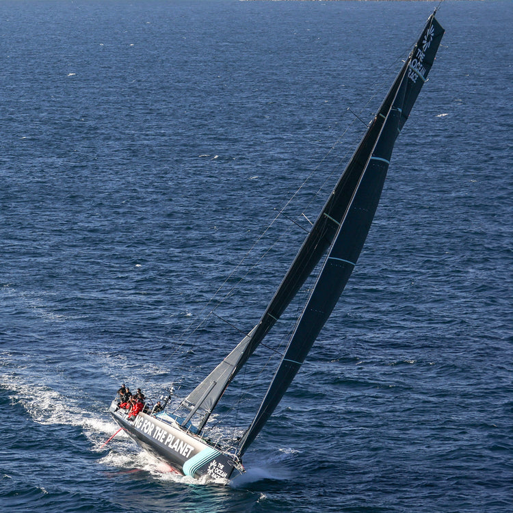 Square image of the Team Mirpuri boat at sea//© Team Mirpuri | Sailing Energy